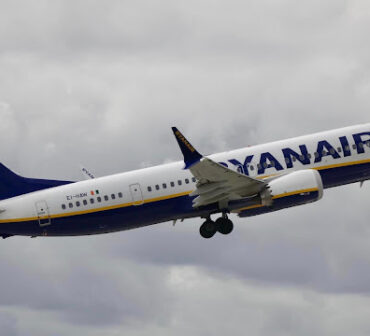 EI-HAW Boeing 737-8200 Ryanair 1 April 2023 (2)