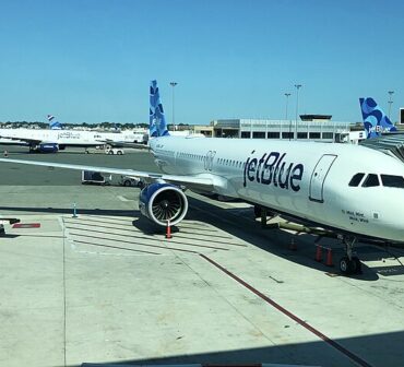 JetBlue_A321LR_(N4058J)_at_Boston