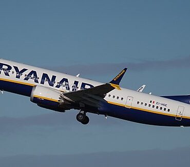 EI-HGE_-_Boeing_737_MAX_8-200_-_Ryanair_STN_151022