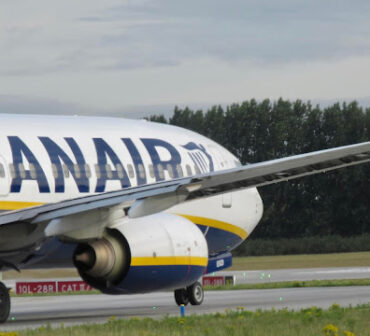 Ryanair B737NG 24 December