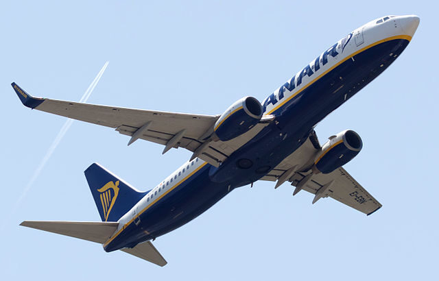 Ryanair celebrates 20th anniversary at Valencia